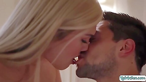 Tranny fucks like a tranny