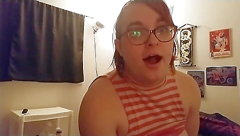 Sexy chick loves a good time