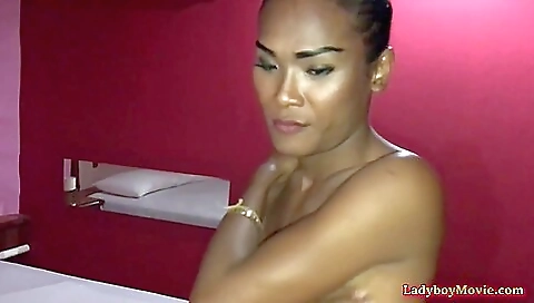 Sexy girl's pussy gets fucked by a huge cock