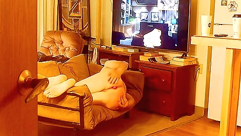 Sexy chick gets a mouthful of cock